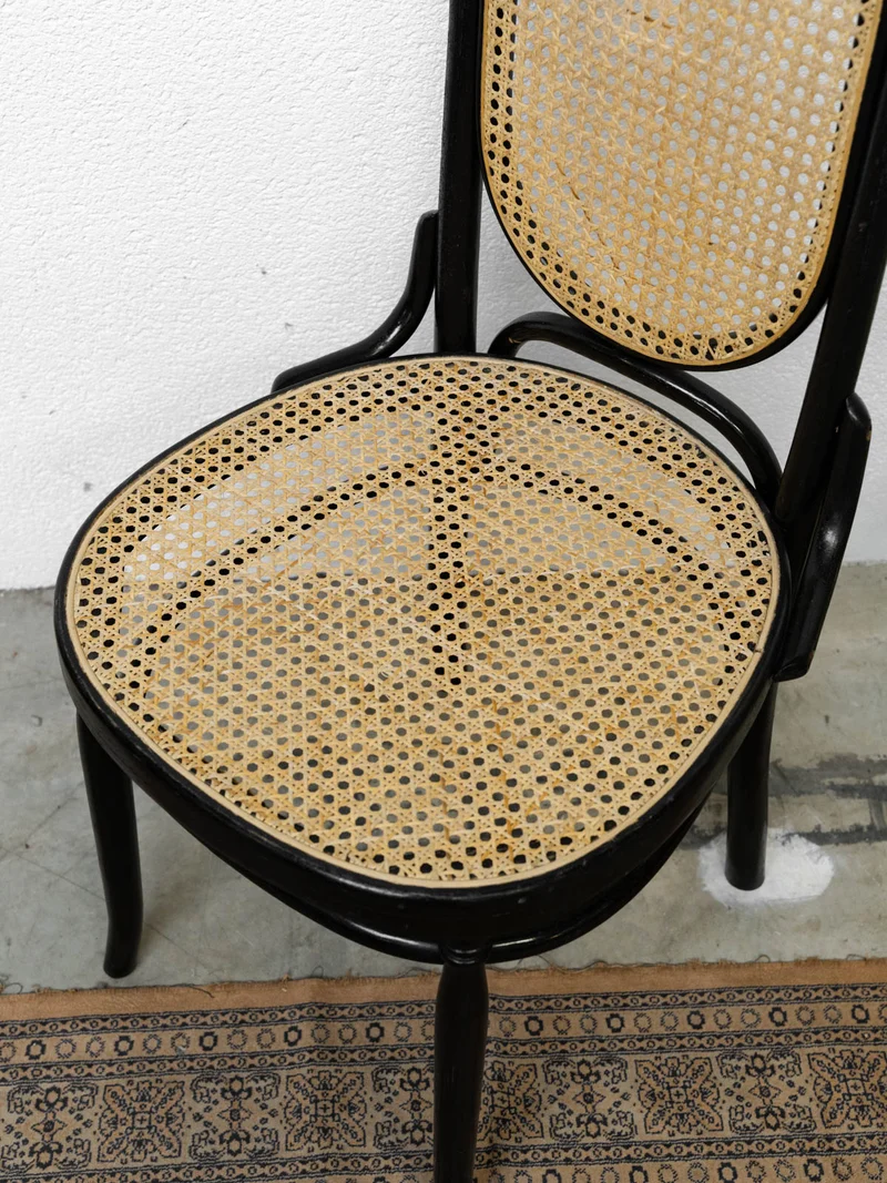 Claude, la chaise cannée en bois N°1244