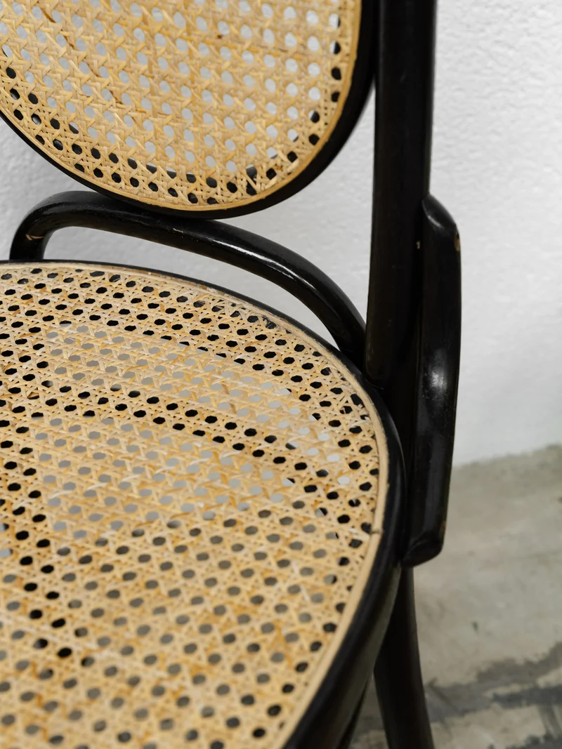 Claude, la chaise cannée en bois N°1244