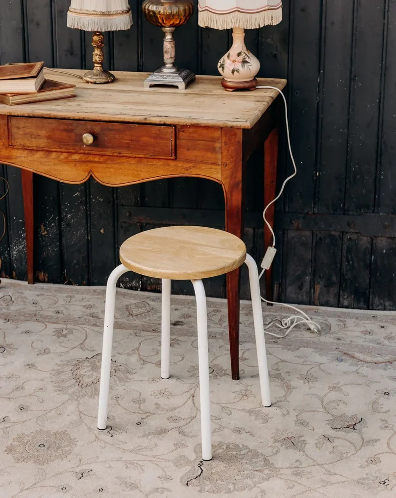 Axel, le tabouret aux lignes minimalistes N°658