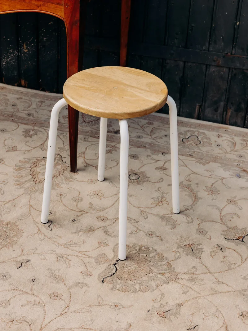 Axel, le tabouret aux lignes minimalistes N°658