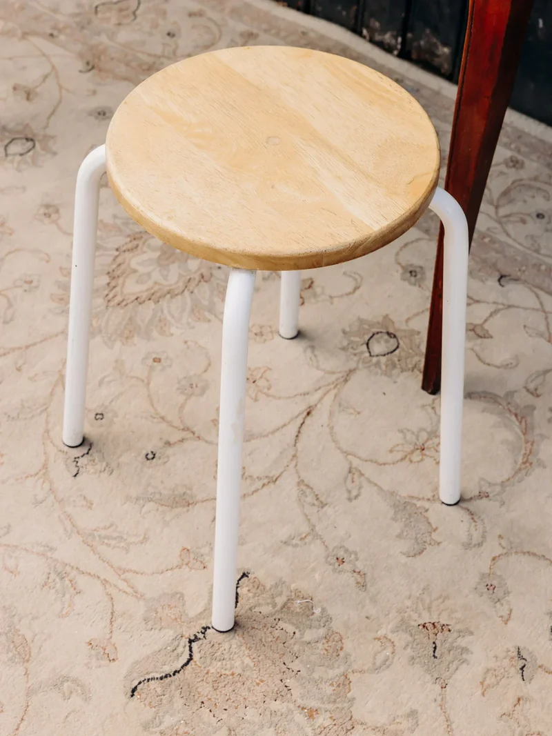 Axel, le tabouret aux lignes minimalistes N°658