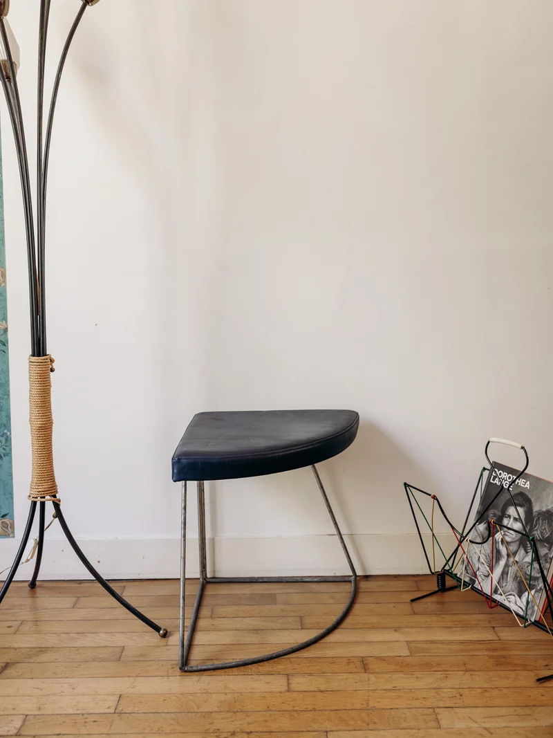 Axel, le tabouret en skaï bleu N°659