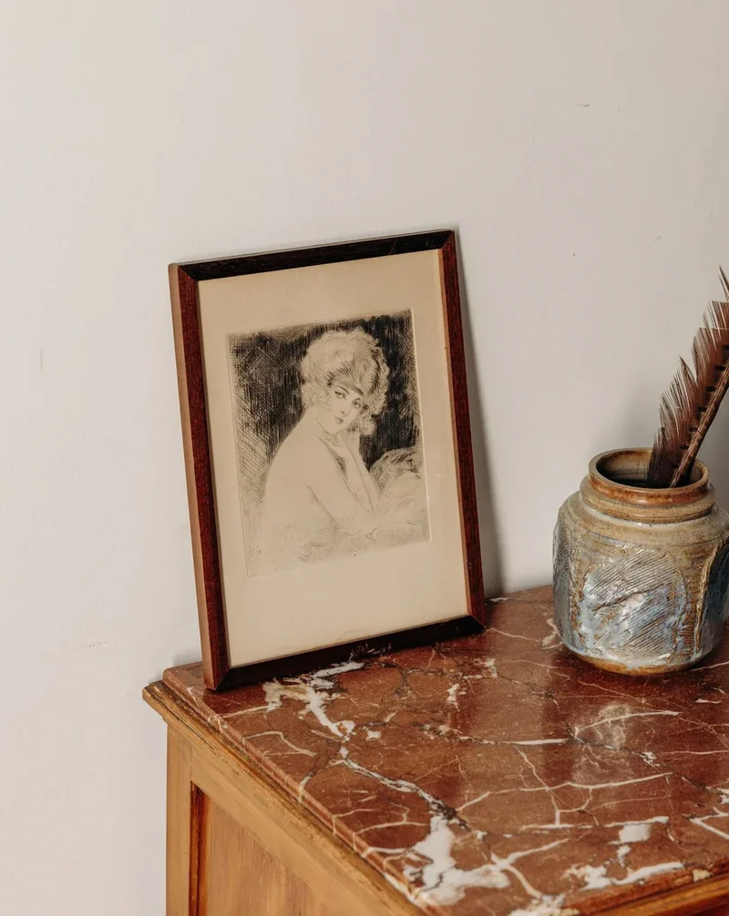 Nina, la toile en noir et blanc N°394