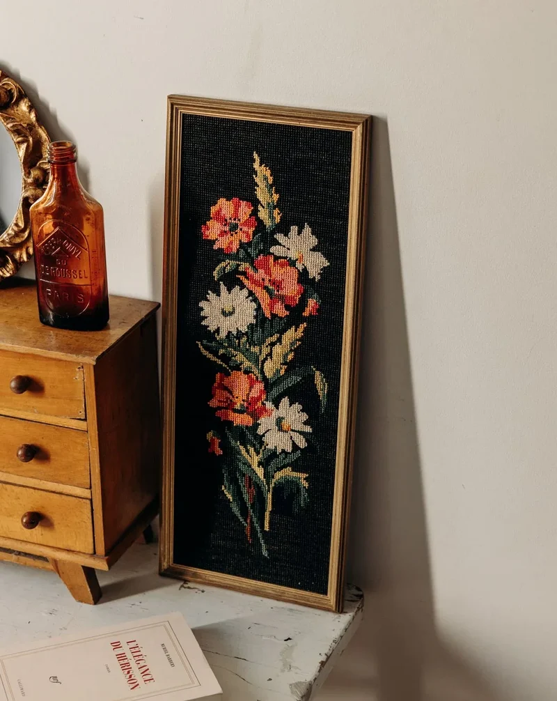 Nina, la toile brodée fleuri N°395
