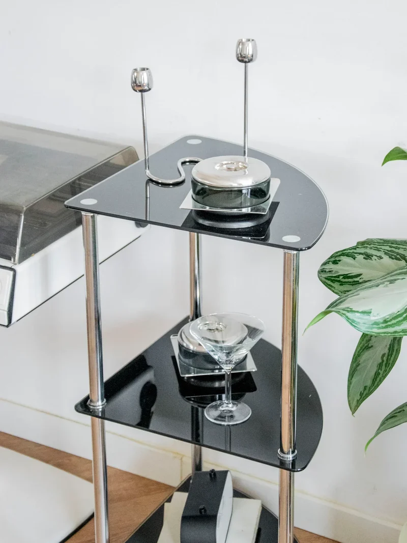 Isabelle, l'étagère d'angle en verre fumé N°283