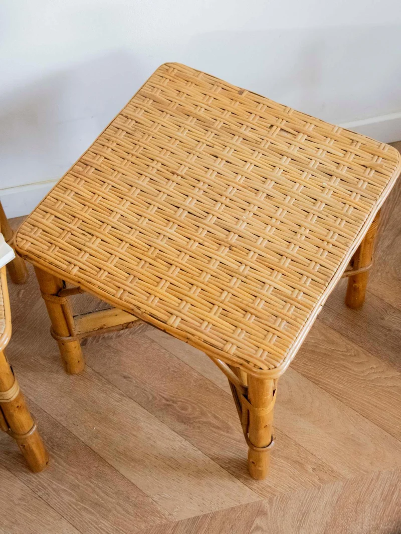 Francine, la table d'appoint en rotin N°884