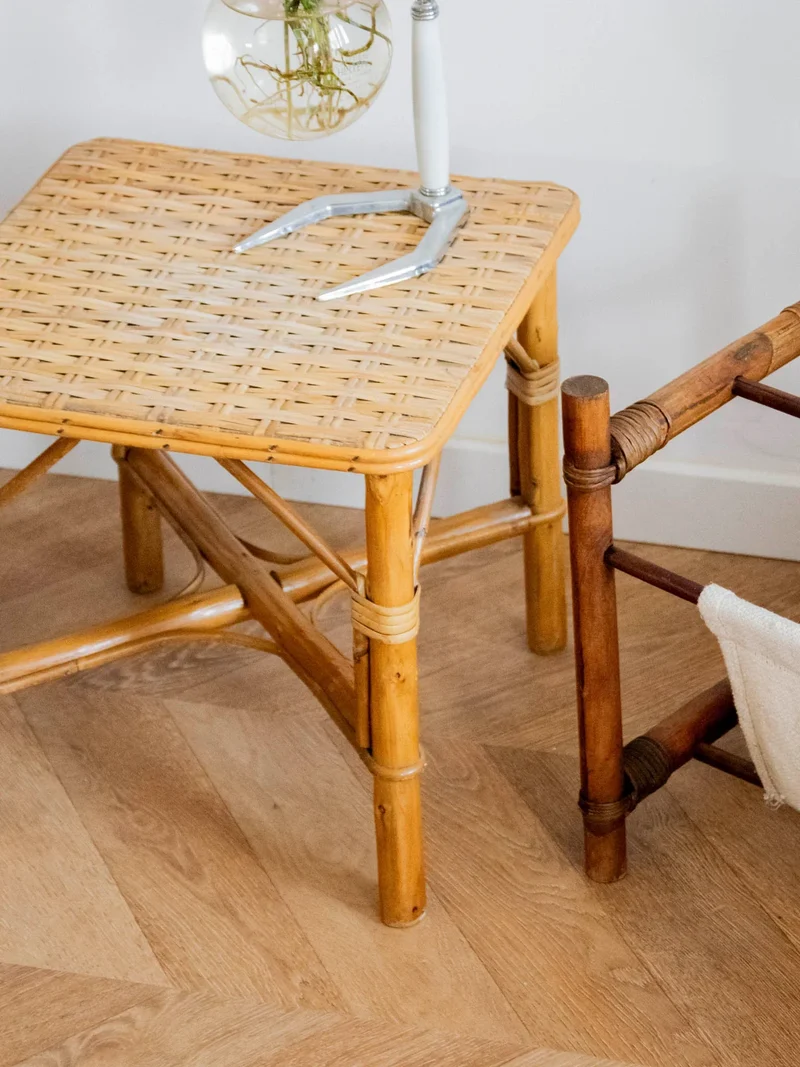 Francine, la table d'appoint en rotin N°885