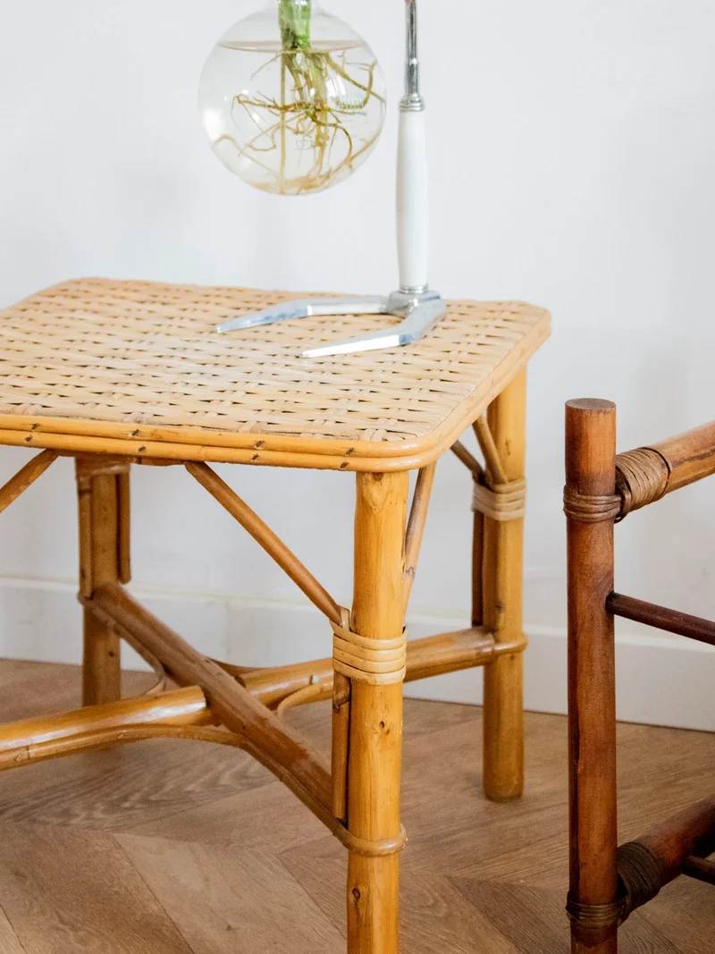 Francine, la table d'appoint en rotin N°885