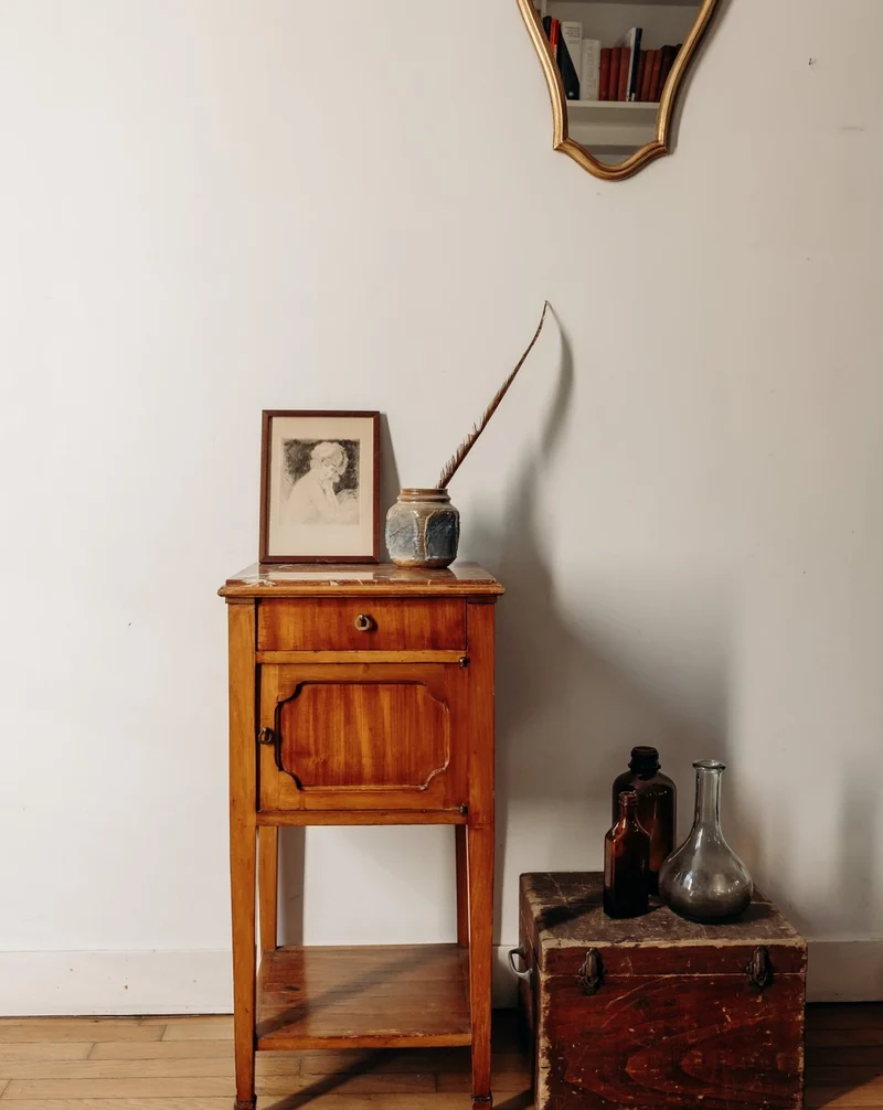 Odile, la table de chevet en bois et marbre N°1306