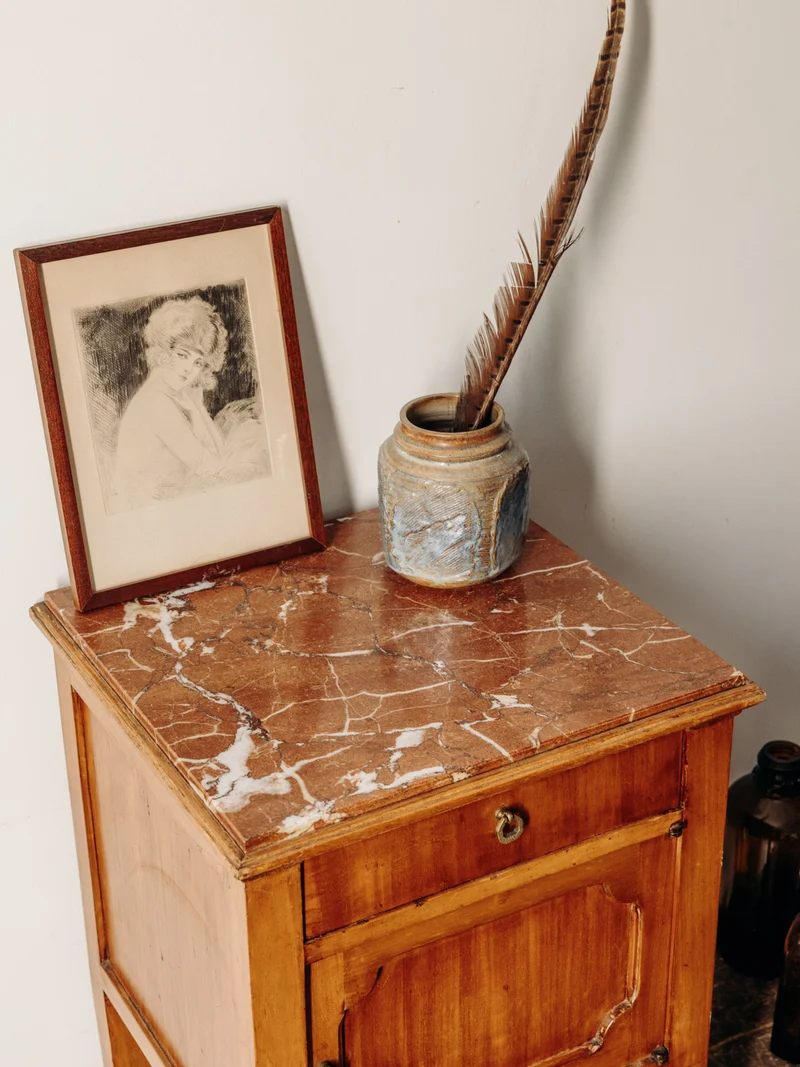 Odile, la table de chevet en bois et marbre N°1306