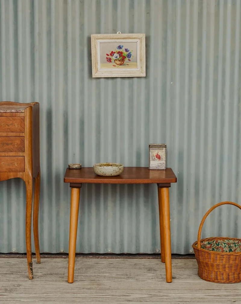 Hanna, la table d'appoint en bois N°1332