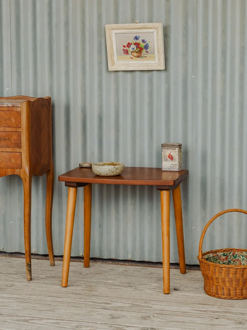 Hanna, la table d'appoint en bois N°1332