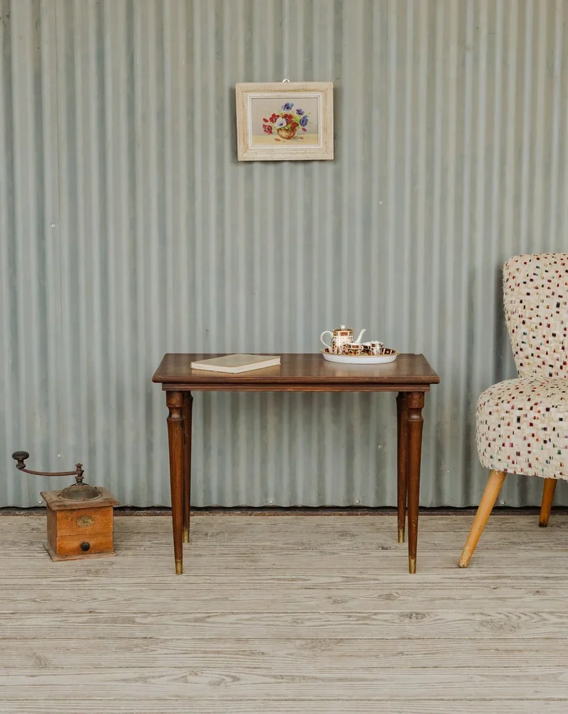 Francine, la table d'appoint en bois N°903