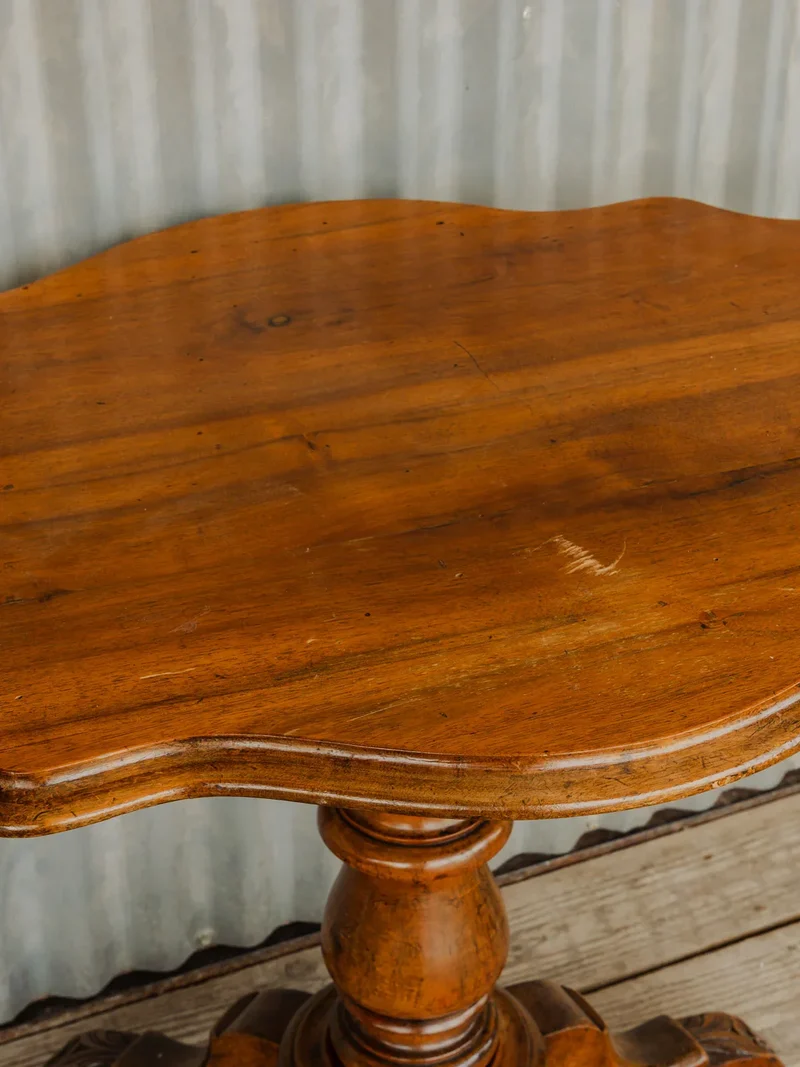 Francine, la table d'appoint en bois N°905