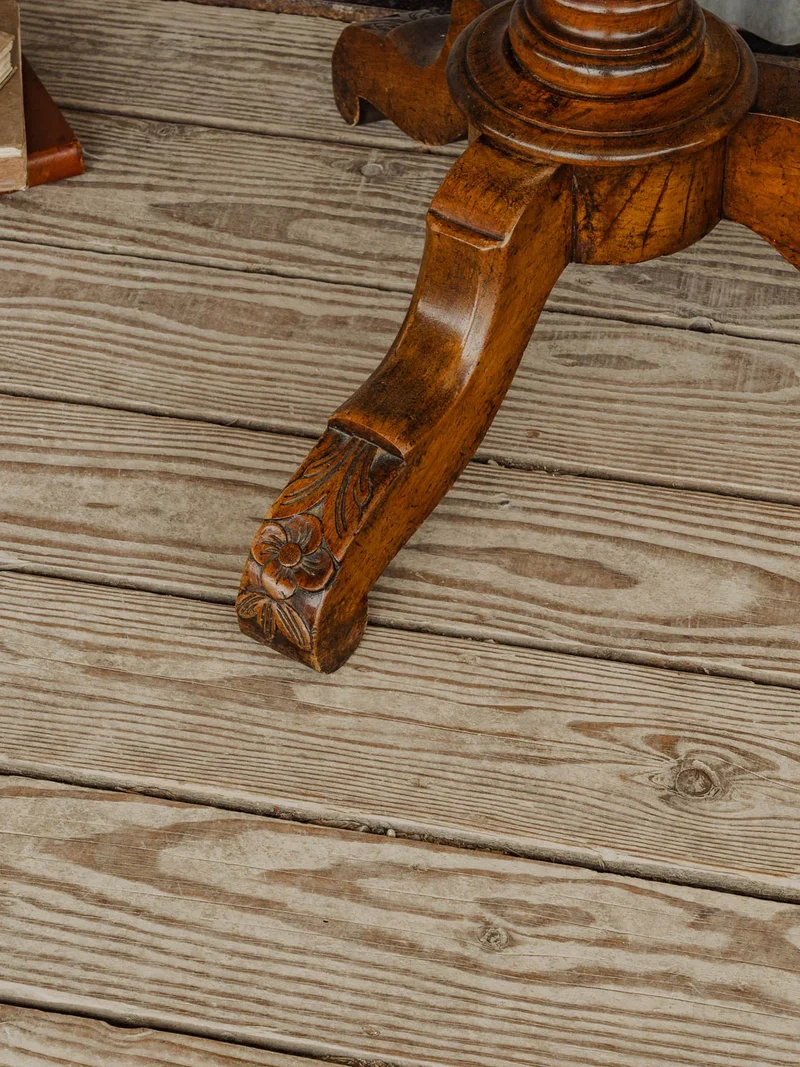 Francine, la table d'appoint en bois N°905