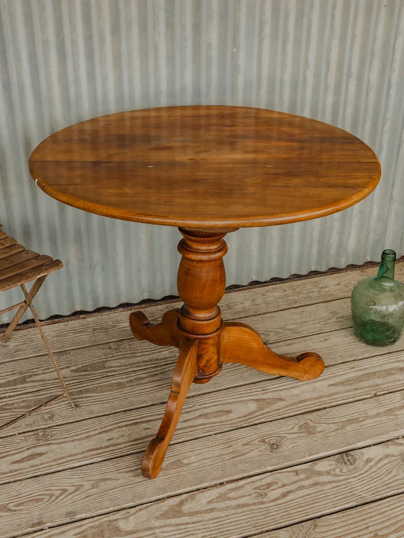 Romy, la table à manger en bois N°1325
