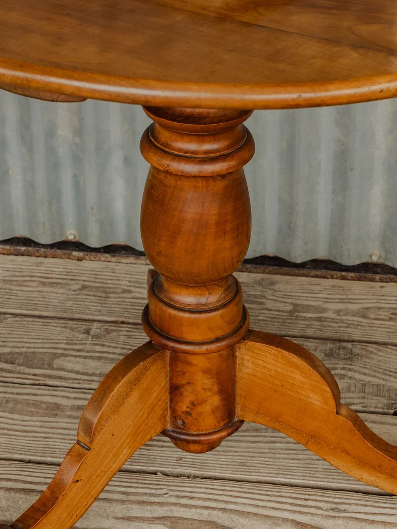 Romy, la table à manger en bois N°1325