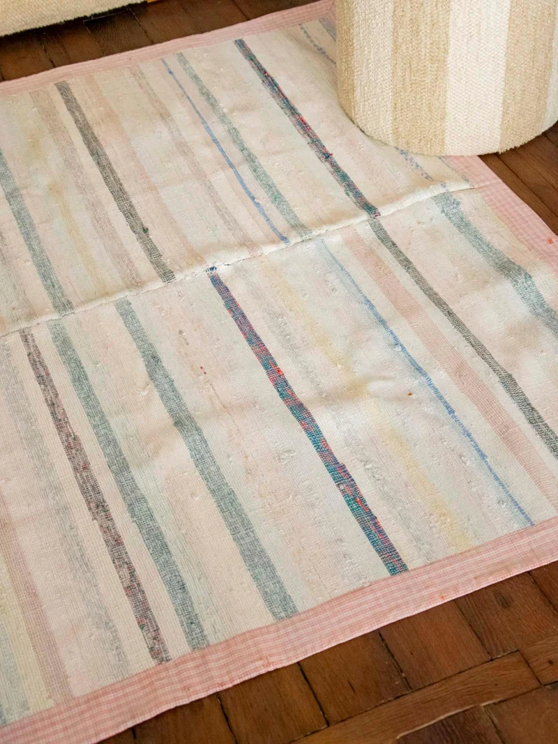 Olivier, le tapis vintage à rayures pastel N°109