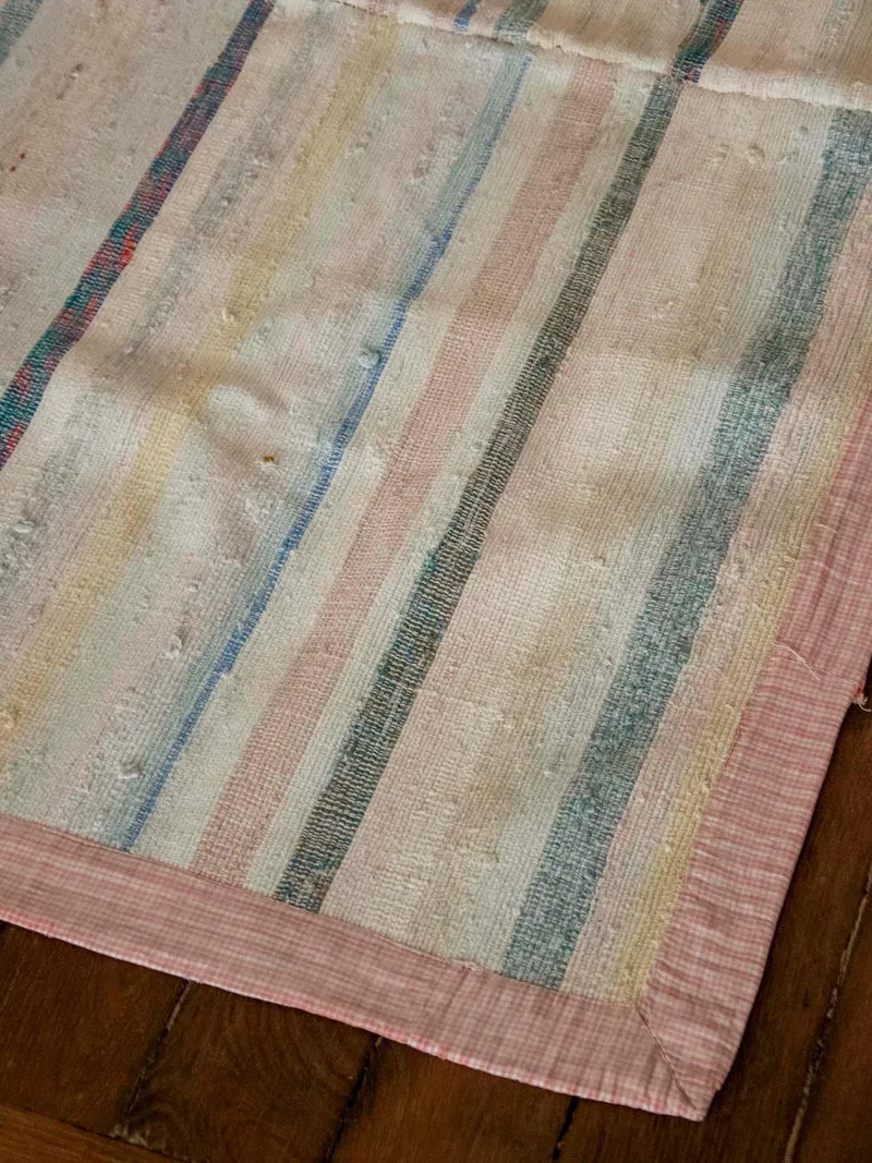 Olivier, le tapis vintage à rayures pastel N°109