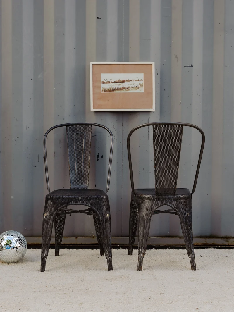 Alma, le lot de 4 chaises en acier gris N°1511