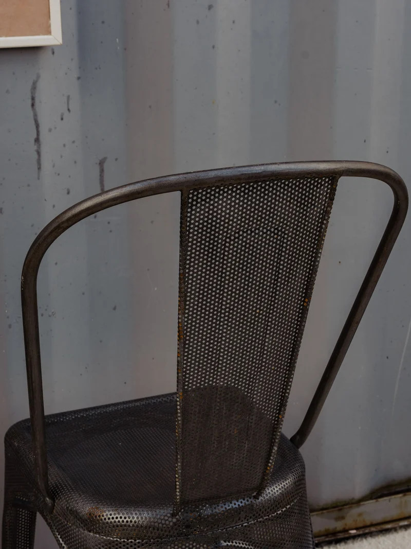 Alma, le lot de 4 chaises en acier gris N°1511