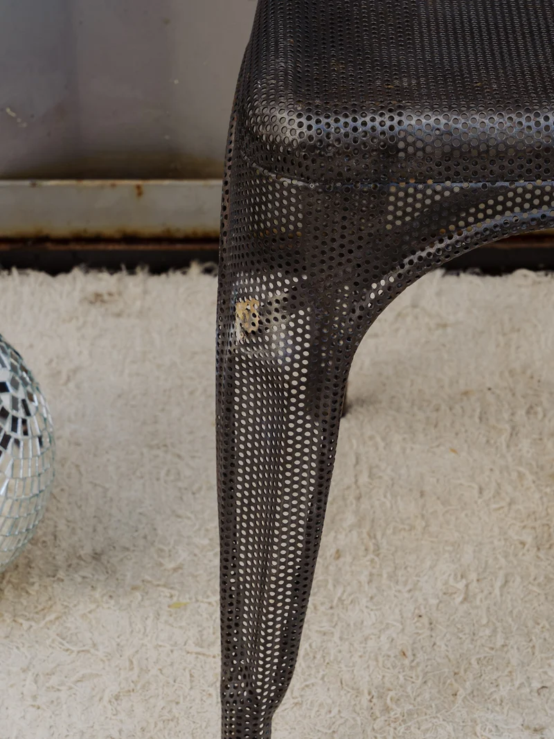 Alma, le lot de 4 chaises en acier gris N°1511