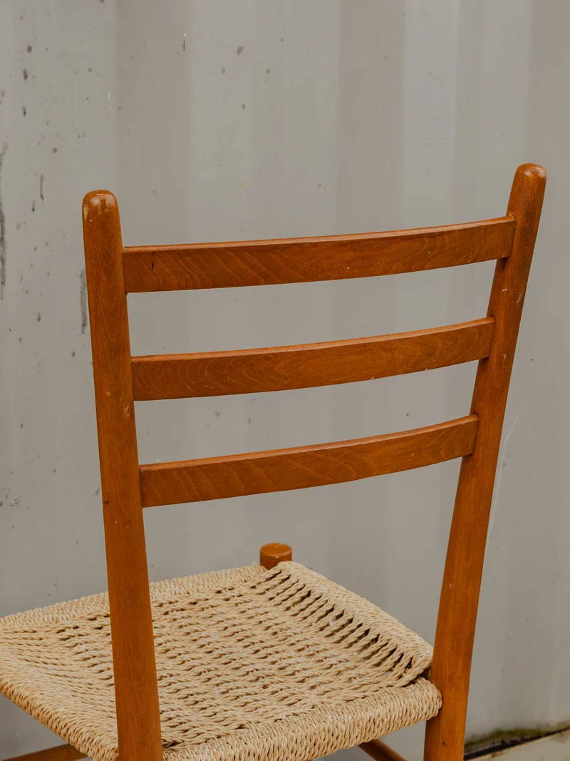 Claude, la paire de chaises en bois N°1222