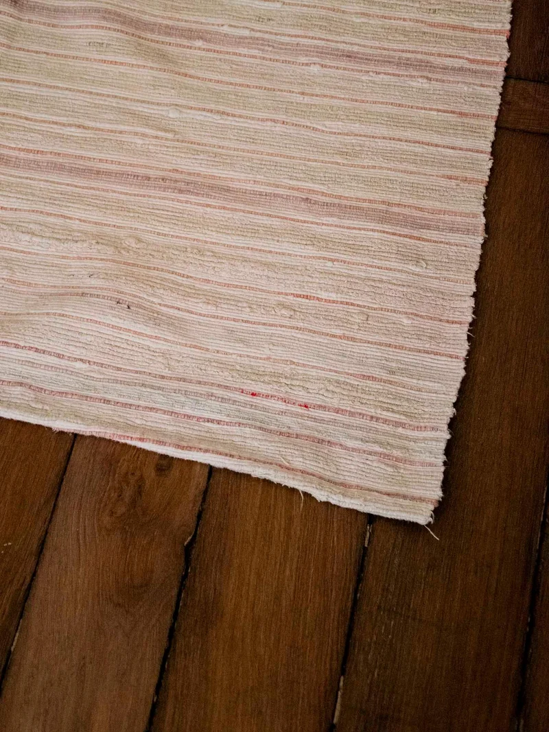 Olivier, le tapis souple pastel N°123