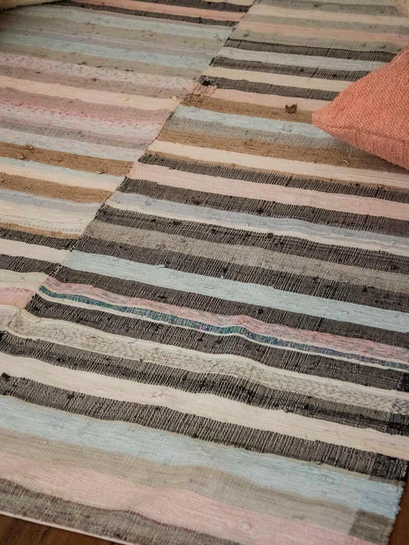 Olivier, le tapis aux motifs graphiques N°126