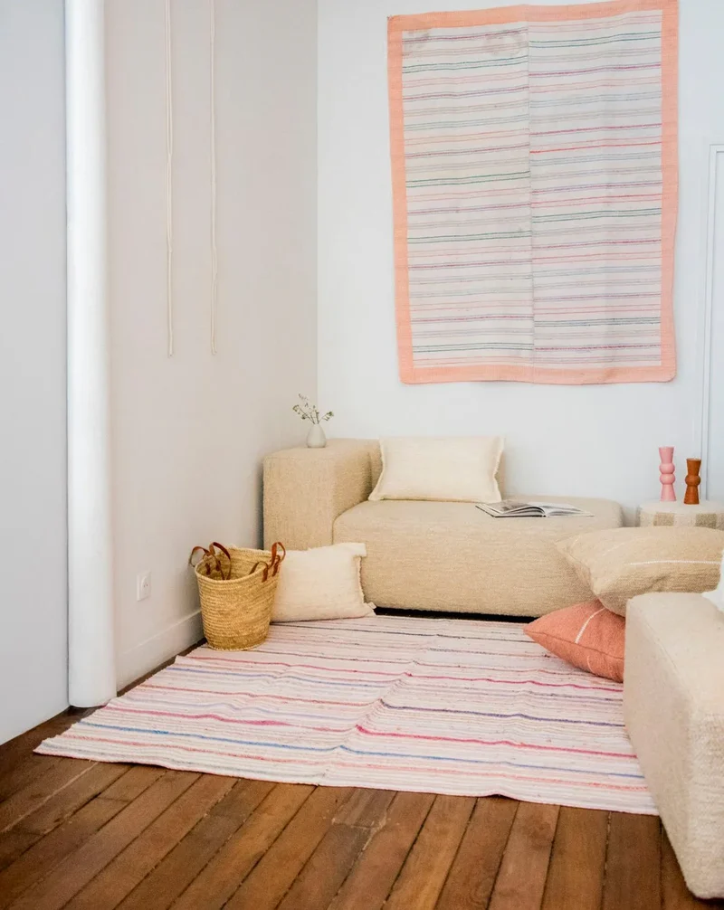 Olivier, le tapis à petites rayures colorées N°127