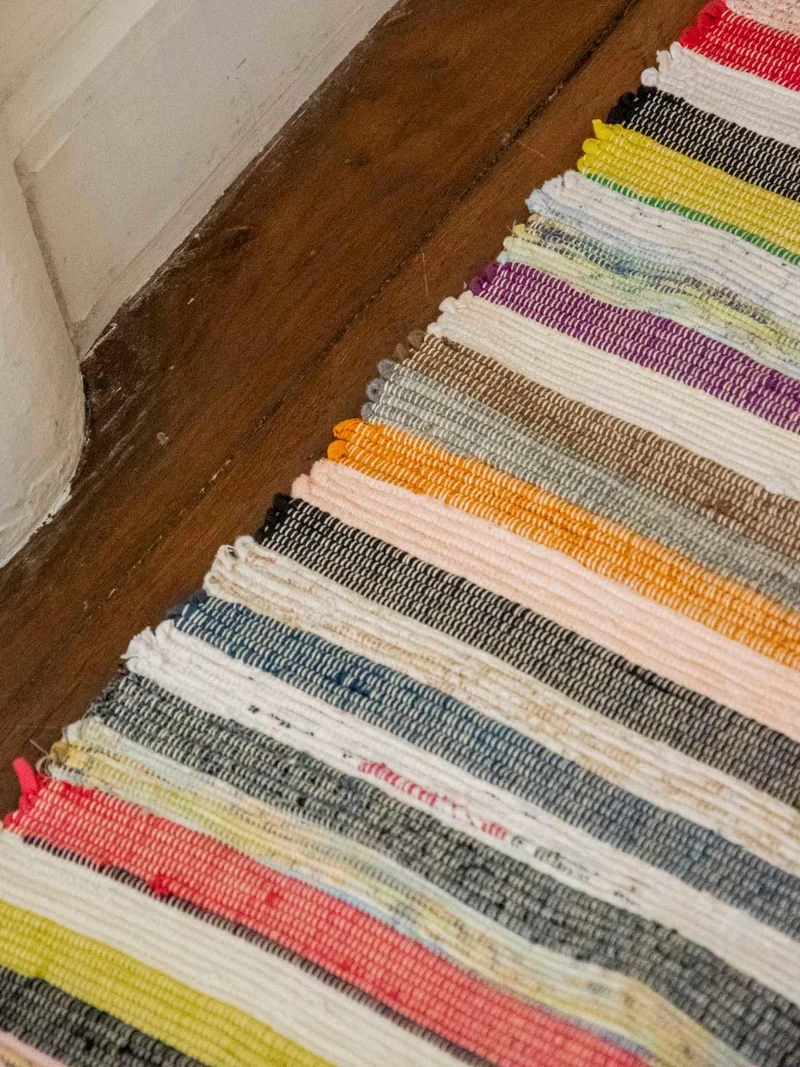 Olivier, le tapis rayé multicolore N°128