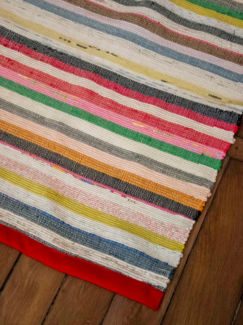 Olivier, le tapis rayé multicolore N°128