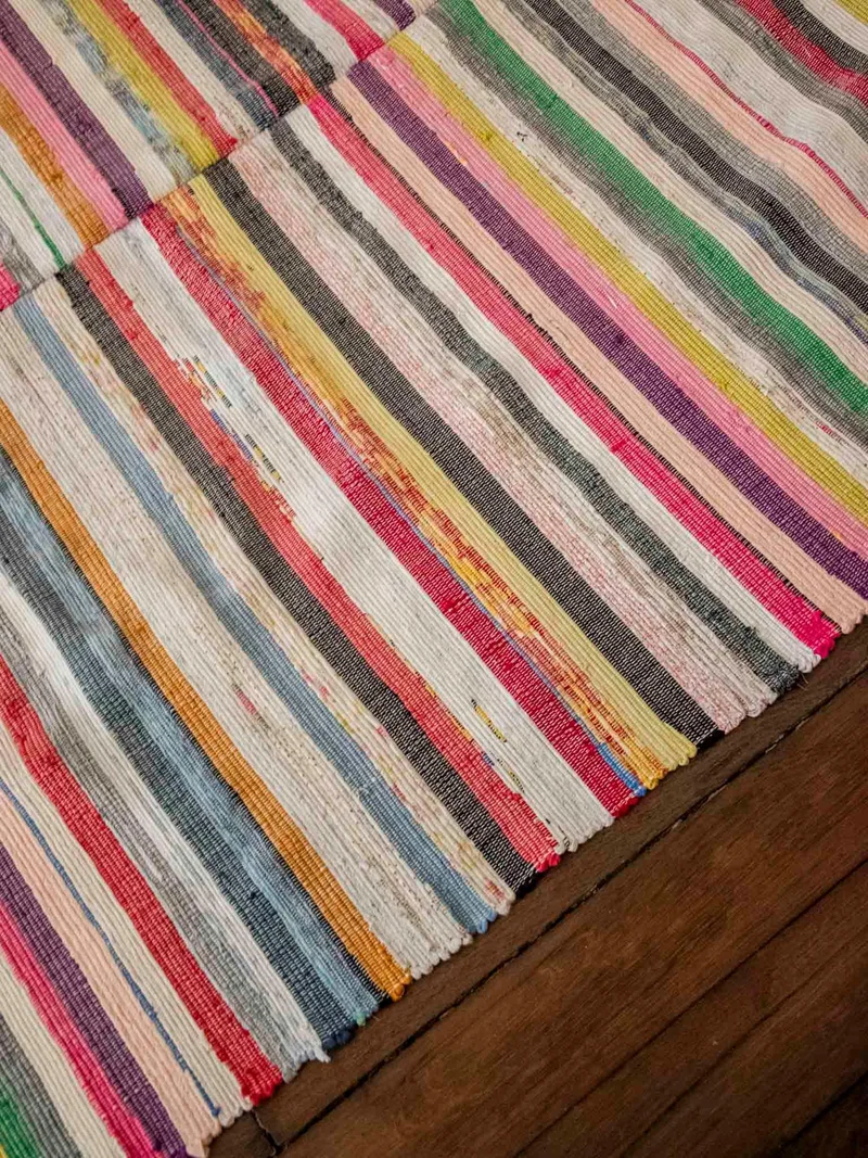 Olivier, le tapis rayé multicolore N°128