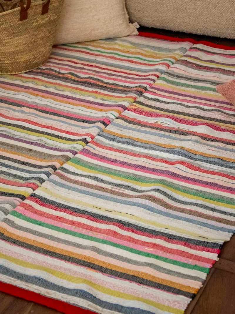Olivier, le tapis rayé multicolore N°128