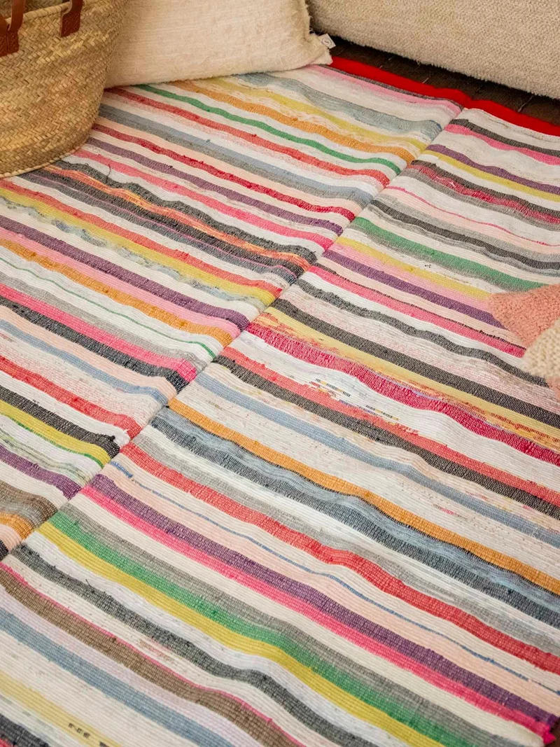 Olivier, le tapis rayé multicolore N°128