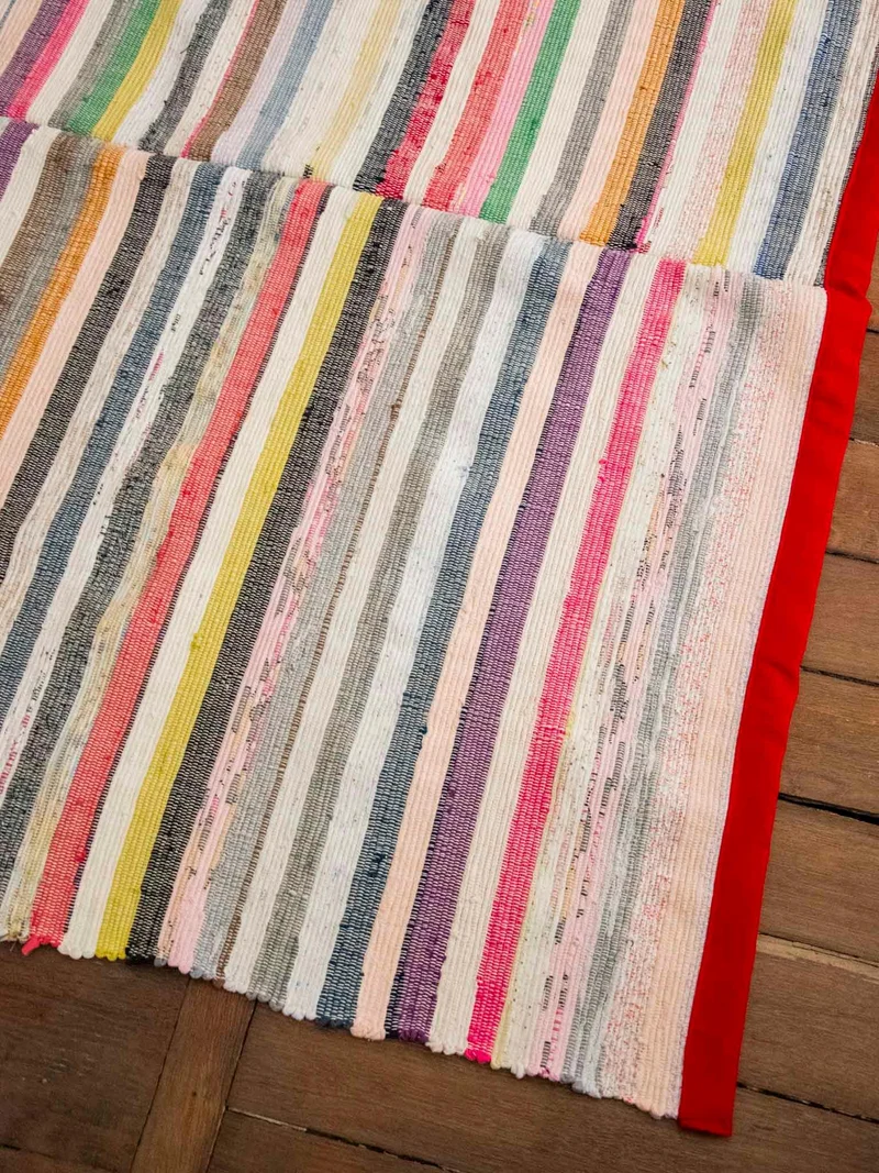 Olivier, le tapis rayé multicolore N°128