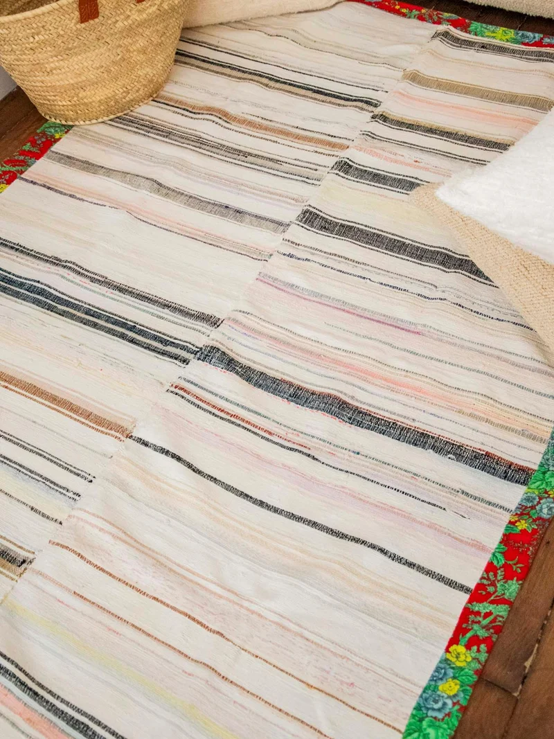 Olivier, le tapis au rebord à motifs N°129