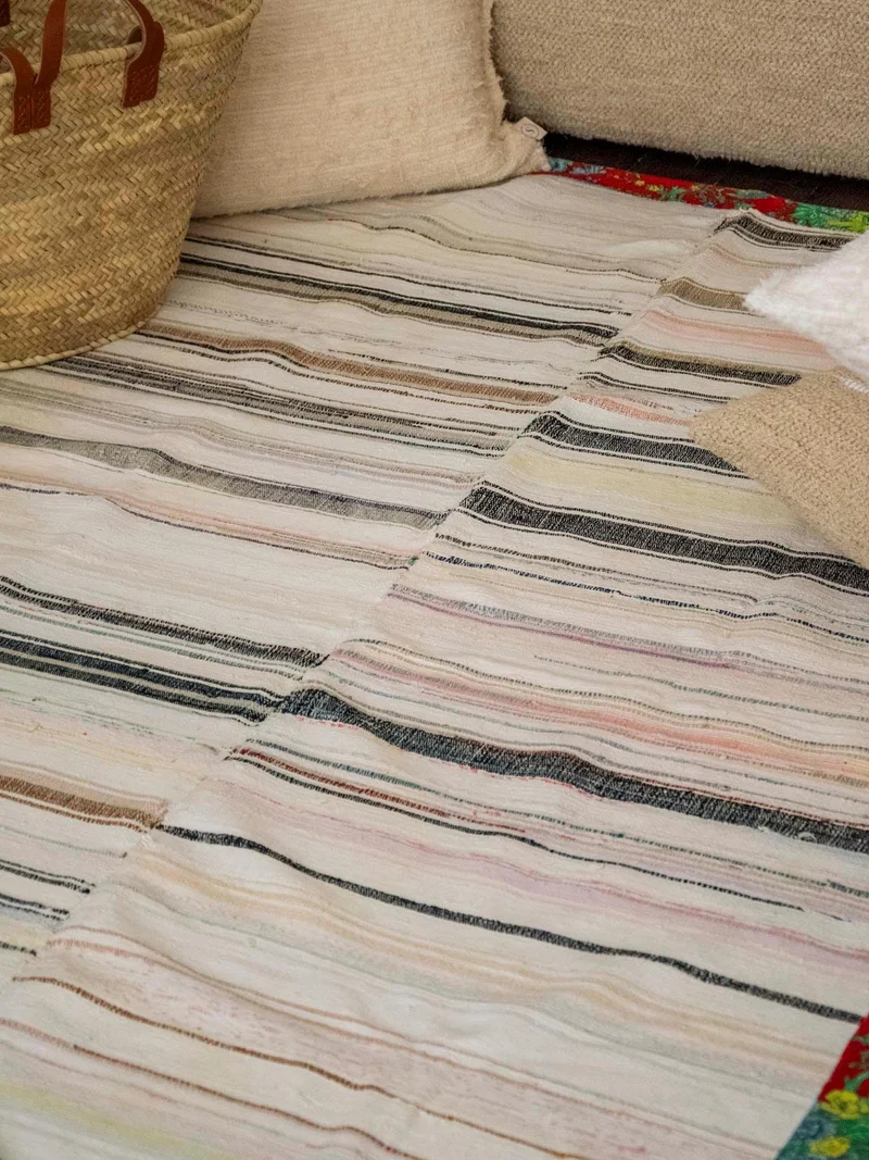 Olivier, le tapis au rebord à motifs N°129