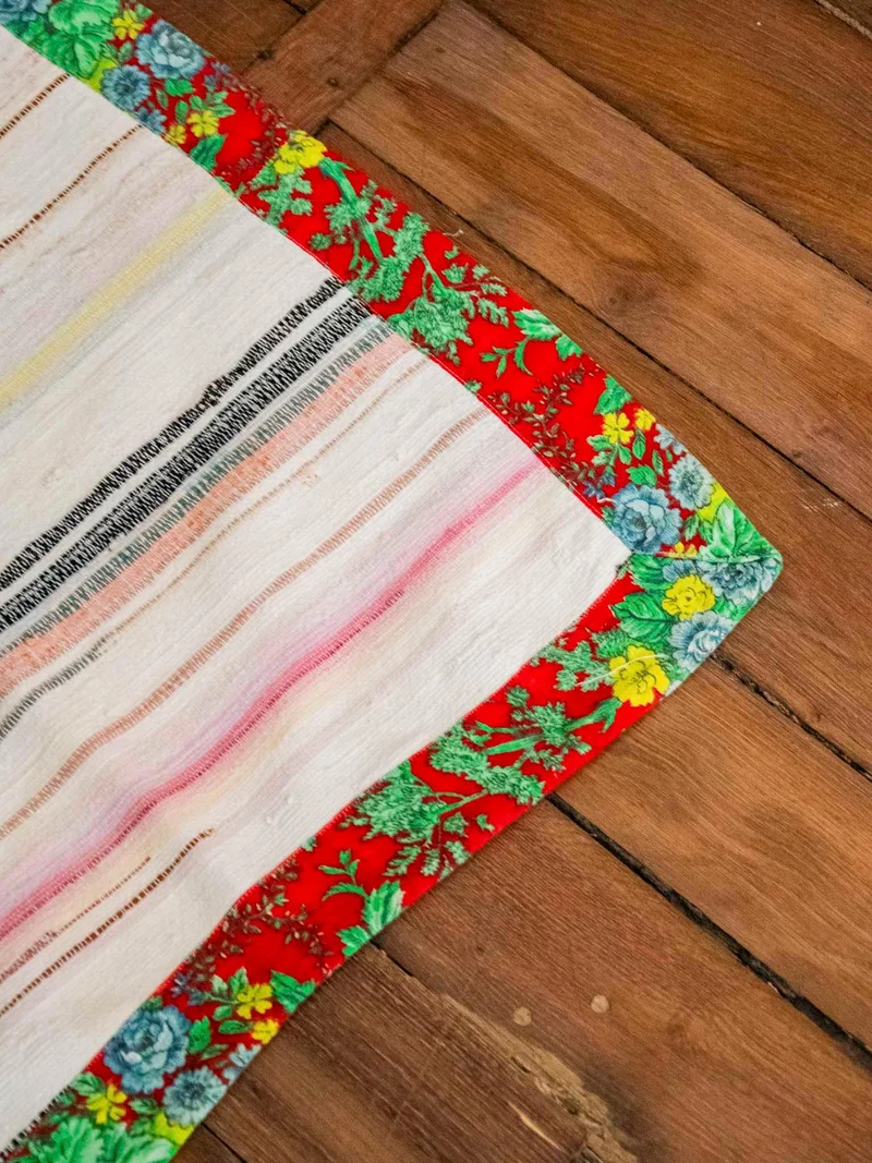 Olivier, le tapis au rebord à motifs N°129
