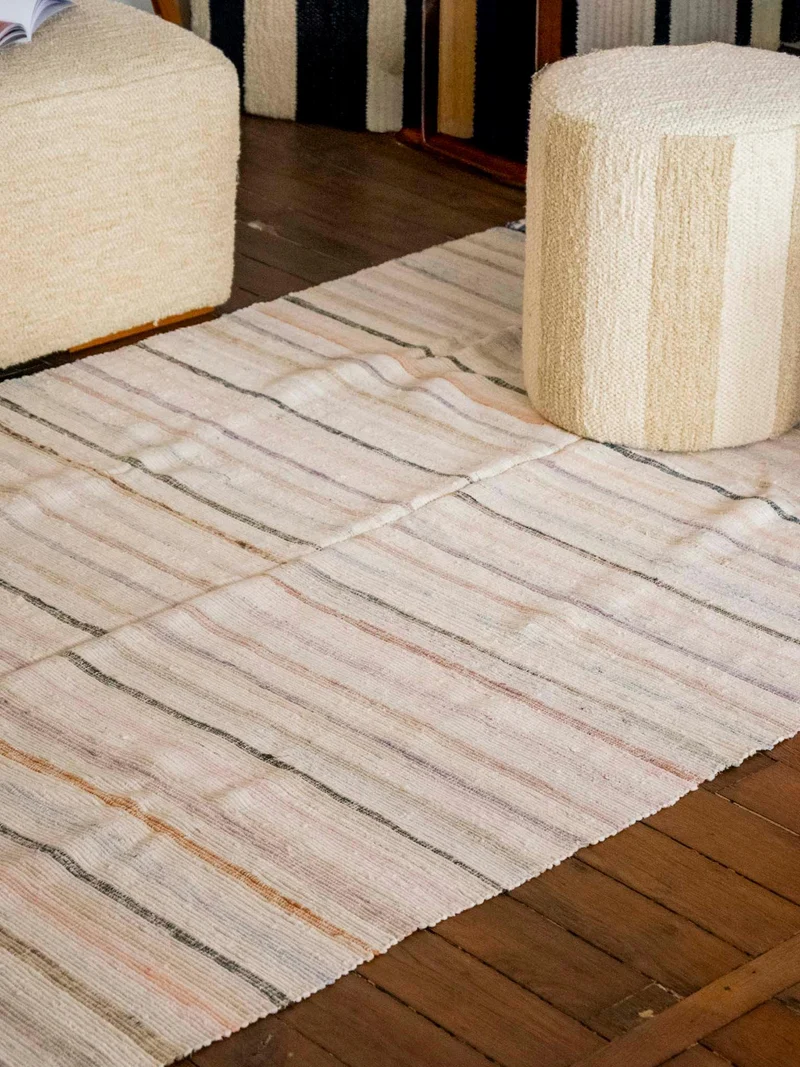Olivier, le tapis tissé à rayures N°111