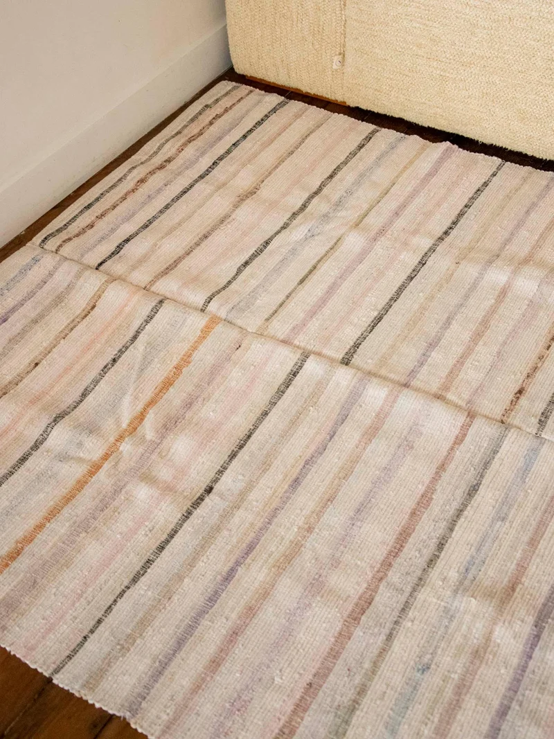 Olivier, le tapis tissé à rayures N°111