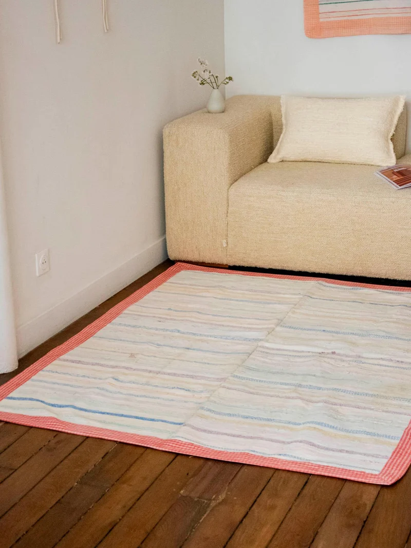 Olivier, le tapis au rebord à carreaux N°115