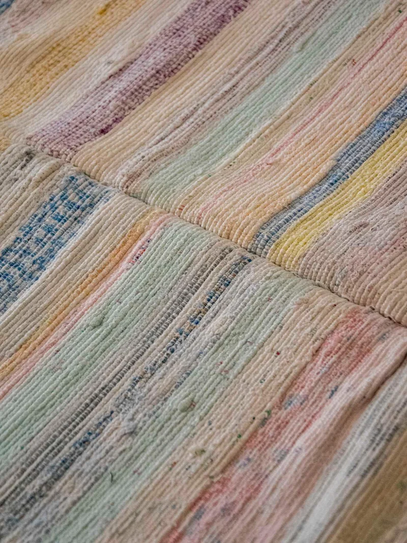 Olivier, le tapis au rebord à carreaux N°115