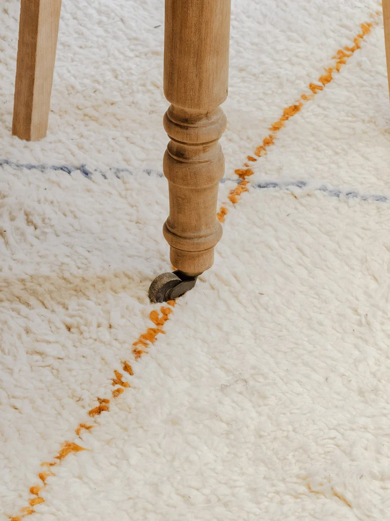 Romy, la table à manger en noyer N°1312