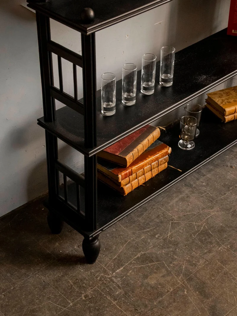 Gaëlle, l'étagère en bois noir N°860