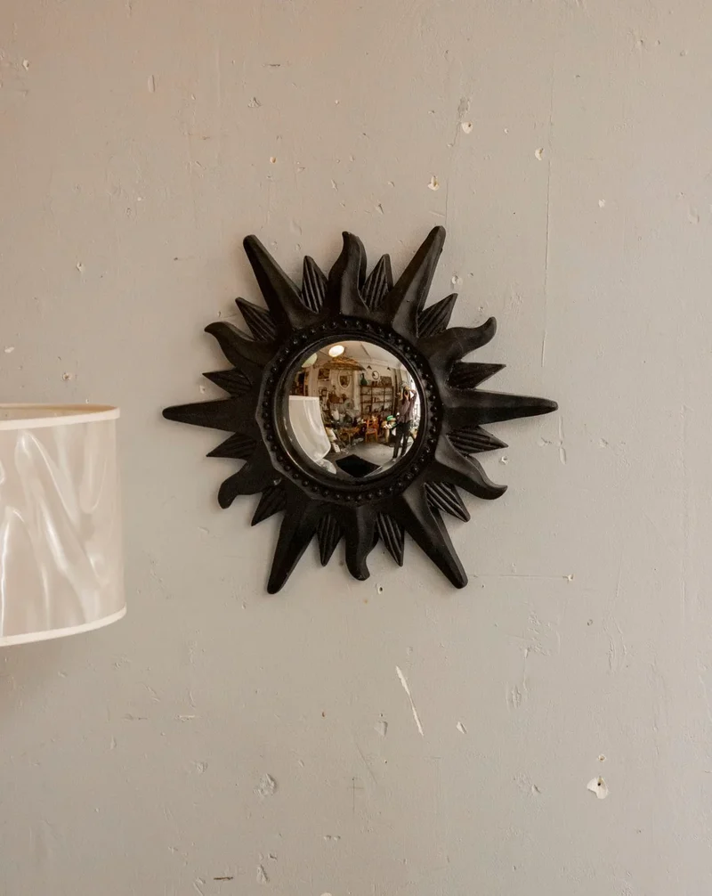 Georges, le miroir au cadre noir N°1136