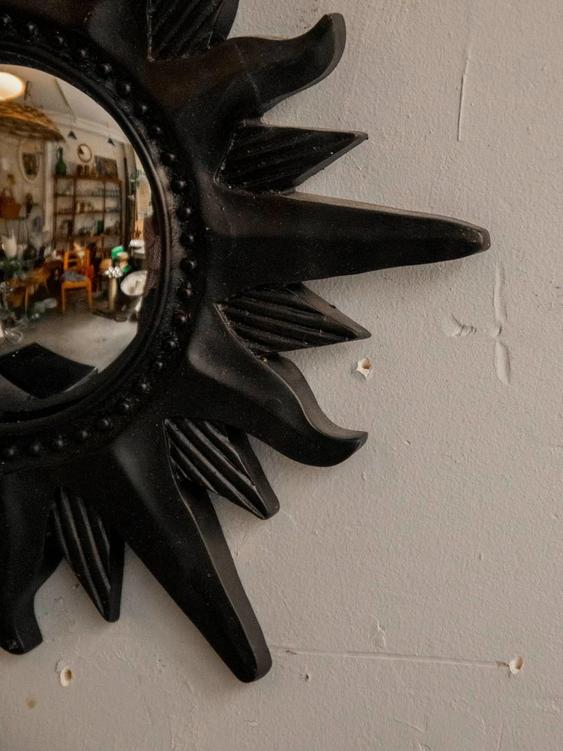 Georges, le miroir au cadre noir N°1136