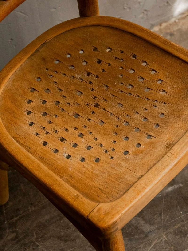 Ernestine, la chaise pour enfant en bois clair N°342