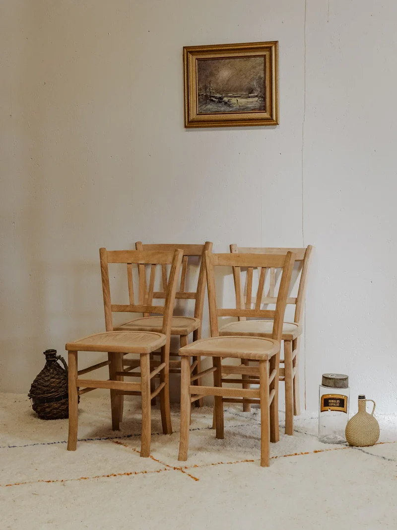 Claude, le lot de 4 chaises en bois N°1171