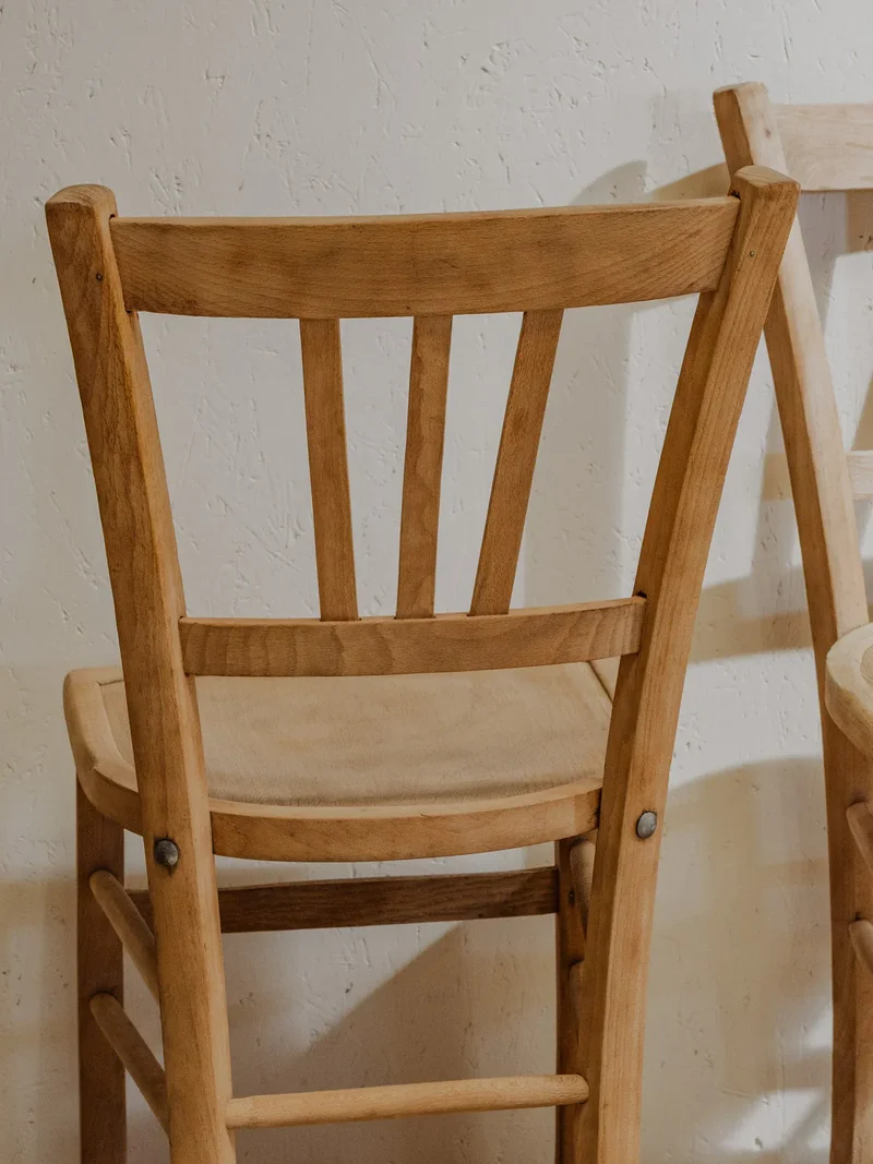 Claude, le lot de 4 chaises en bois N°1171